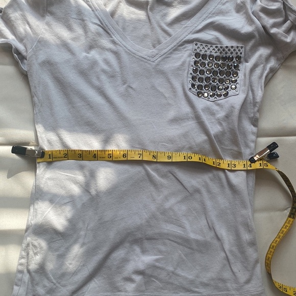 White V-Neck Top with Leopard Pocket - Picture 7 of 11